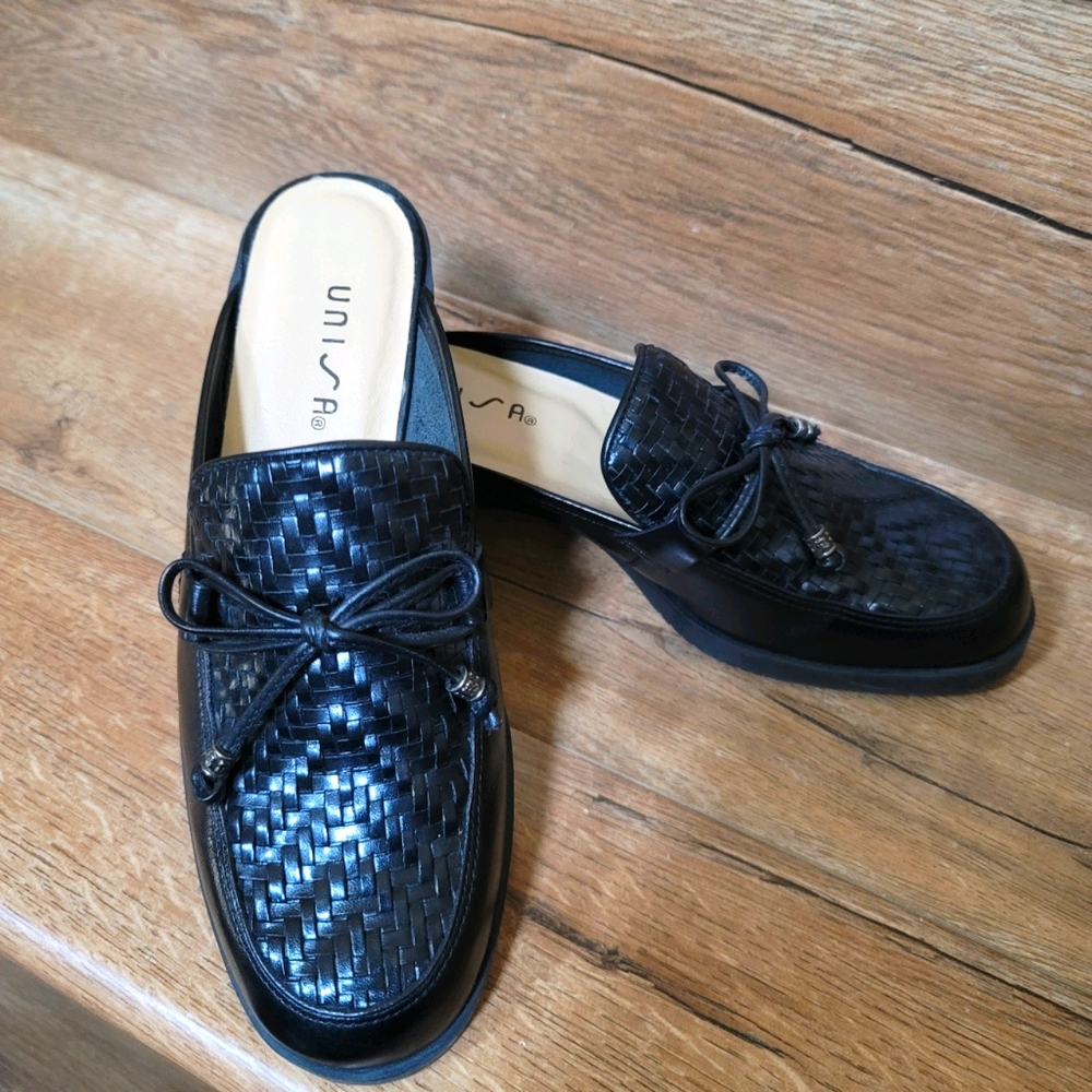 Comfortable leather mule